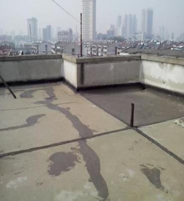 平潭漏水维修 楼顶漏水是什么原因，楼顶漏水维修方法是什么?